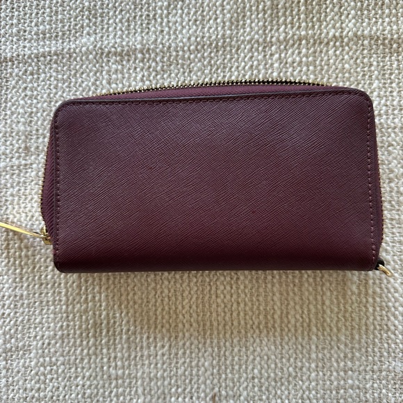 Michael Kors Wallet - Picture 2 of 3